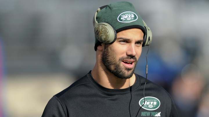 Jets' Decker, on IR with shoulder injury, has hip surgery
