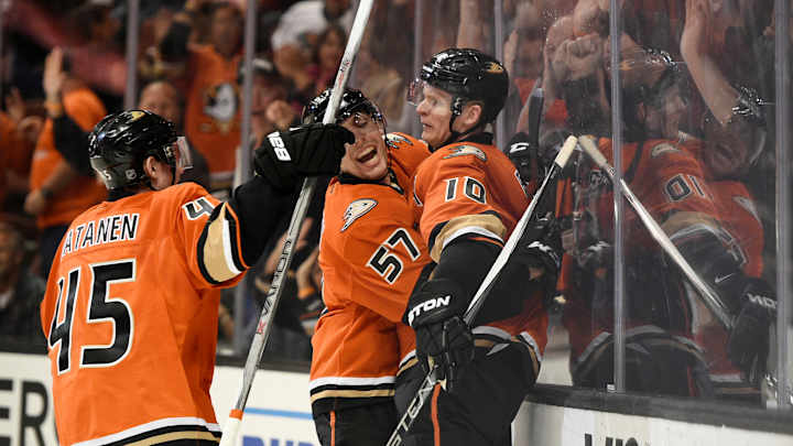Perry gets hat trick to lead Ducks over Kings 4-2