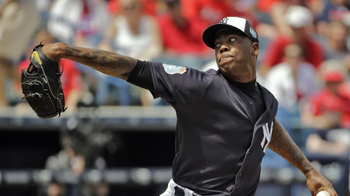 Leake, Piscotty help Cardinals beat Yankees 9-1