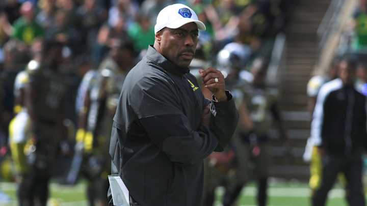Oregon defensive coordinator Don Pellum demoted to linebackers coach