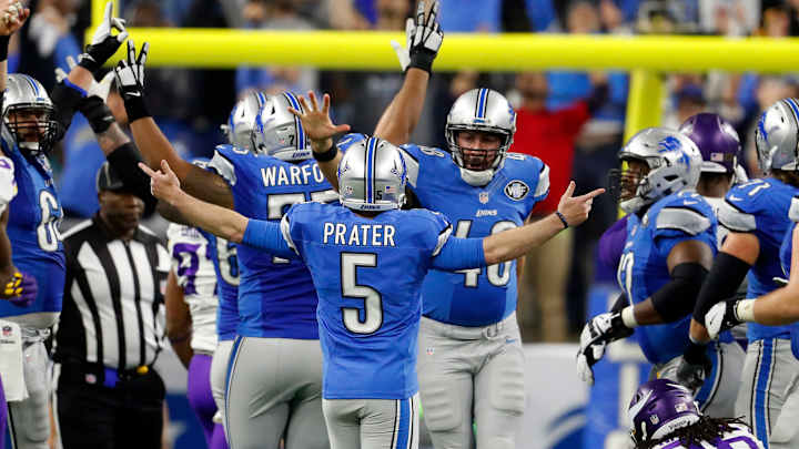 Lions enter stretch with chance at elusive division title