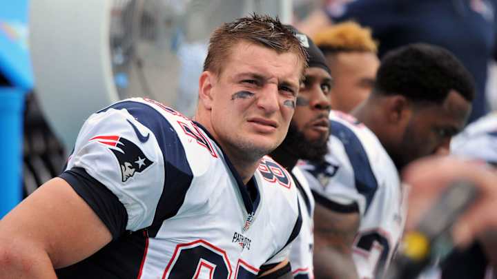 Patriots’ Gronkowski, Edelman, Amendola all active vs. Chiefs