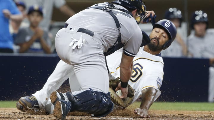 Upton's walk-off homer gives Padres 2-1 win against Yankees