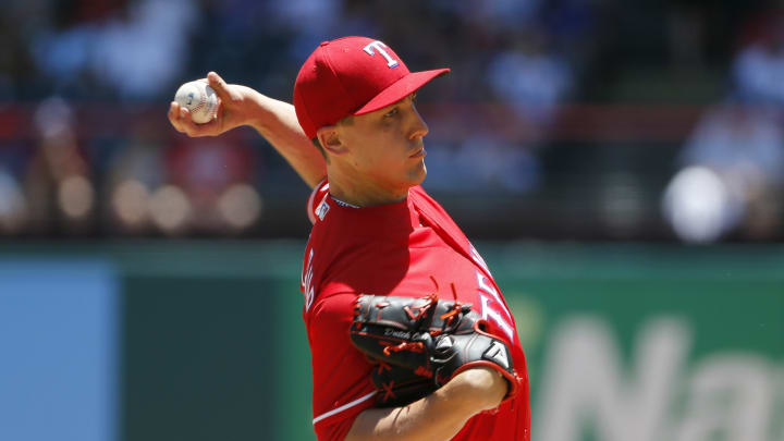 Romero fooled on key play, M's swept in Texas with 3-2 loss