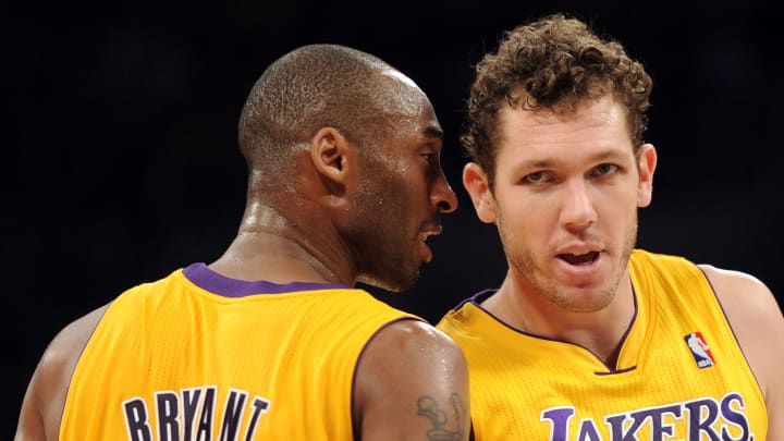 Luke Walton showed up to practice smelling like booze, so Kobe decided to destroy him Luke Walton showed up to practice smelling like booze, so Kobe decided to destroy him