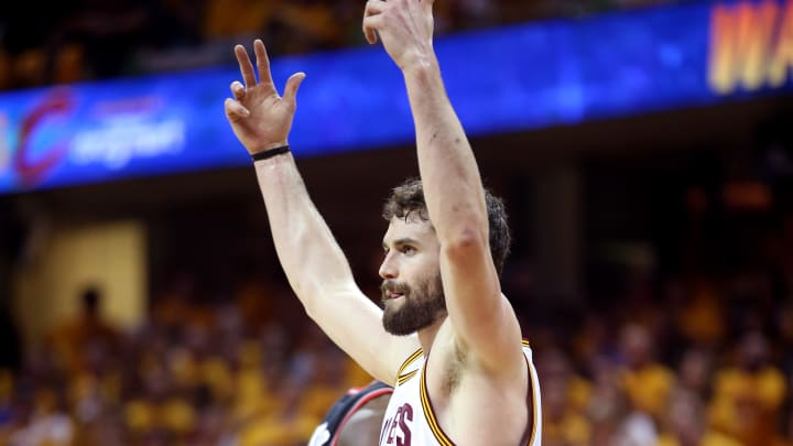 LeBron, Love power Cavaliers to 116-78 romp over Raptors