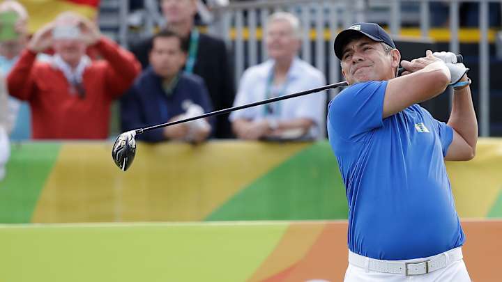 Brazilian da Silva tees off into Olympic history