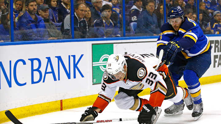 Allen wins fifth straight; Blues beat Ducks 5-2