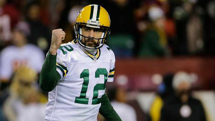 Rodgers, Packers look to keep roll going against Bears