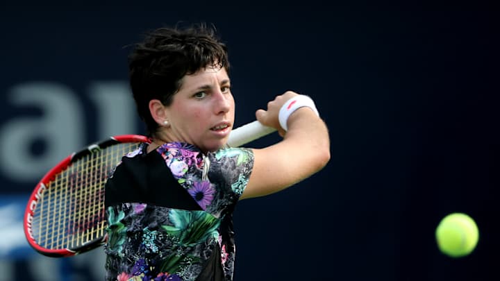 Carla Suarez Navarro beats Agnieszka Radwanska to reach Qatar final