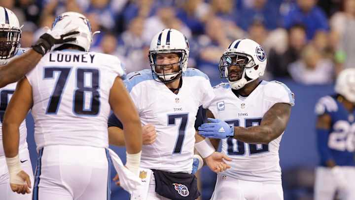 AP Source: Titans agree to terms with Robinson as new GM