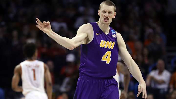 Watch: Northern Iowa beats Texas on half-court buzzer beater