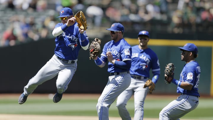 Blue Jays give Justin Smoak $8.5M deal for 2017-18