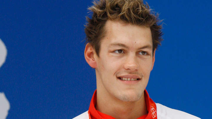 Column: Russian Olympic medalist caught in country limbo