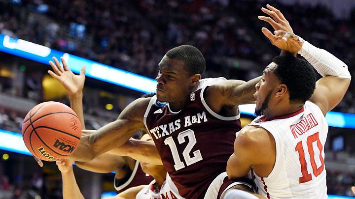 Woodard, Hield lead Oklahoma's Sweet 16 romp over Aggies