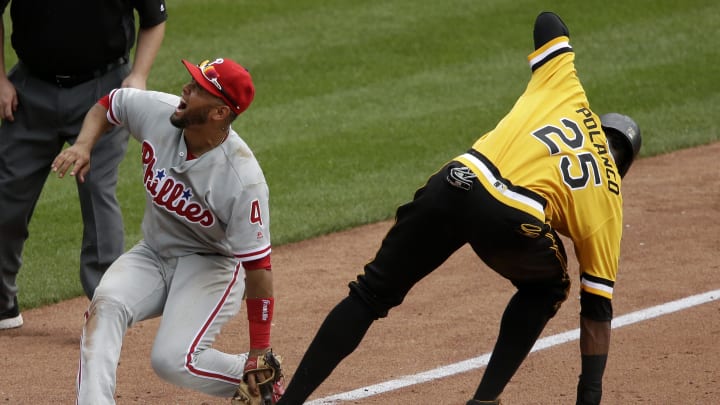 Frazier's pinch-hit homer leads Bucs to 5-4 win over Phils