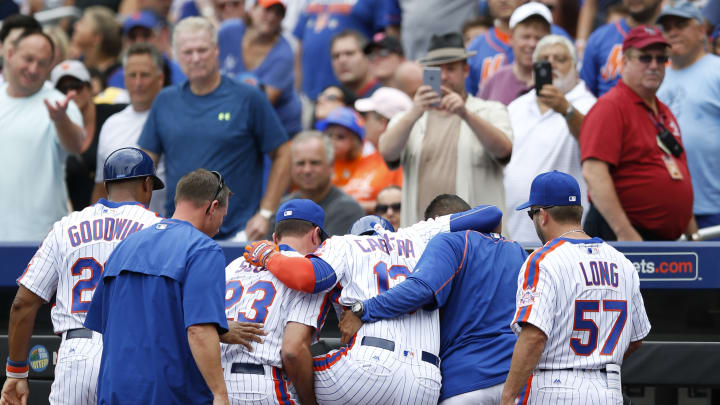 Mets shortstop Asdrubal Cabrera exits game with knee injury