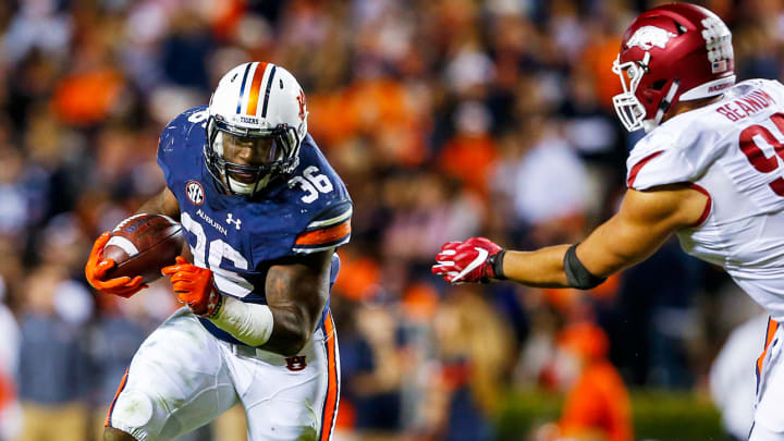 Auburn offense finds identity in blowout win over Arkansas