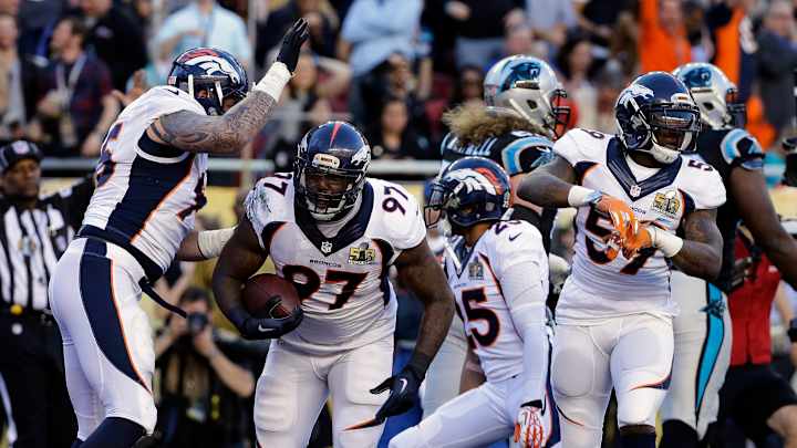 Broncos take 13-7 halftime lead over Panthers in Super Bowl