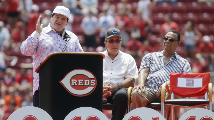 Reds retire Rose's No. 14, capping big weekend for hits king