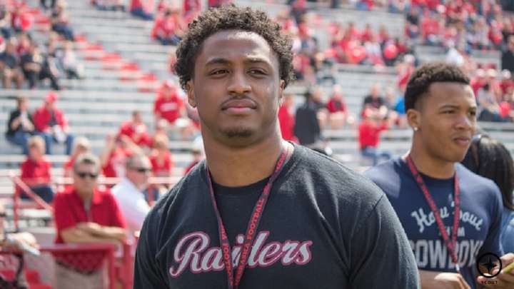 Four-star LB Avery Roberts commits to Nebraska