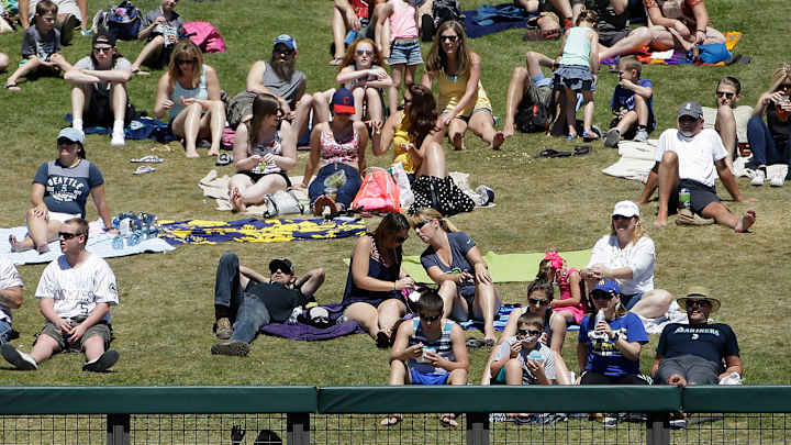 Cano closes spring training strong as Mariners down Rockies