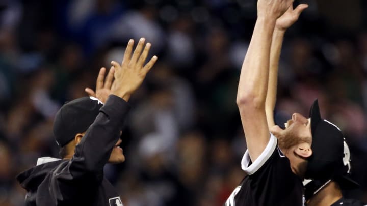 White Sox edge Astros, 2-1; Sale dominates, moves to 9-0