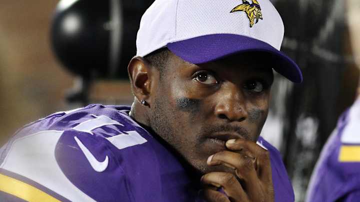 Ravens sign WR Mike Wallace to 2-year deal