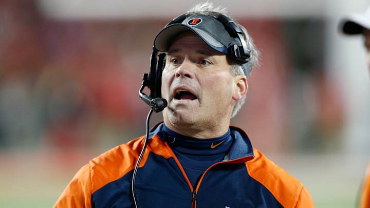 Ex-Illinois coach Tim Beckman no longer UNC volunteer assistant Ex-Illinois coach Tim Beckman no longer UNC volunteer assistant