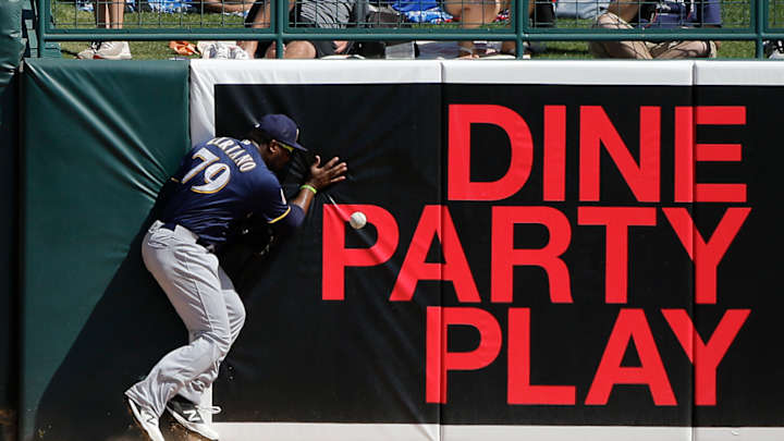 Brewers' Liriano hit in face by pitch vs Dodgers, taken off
