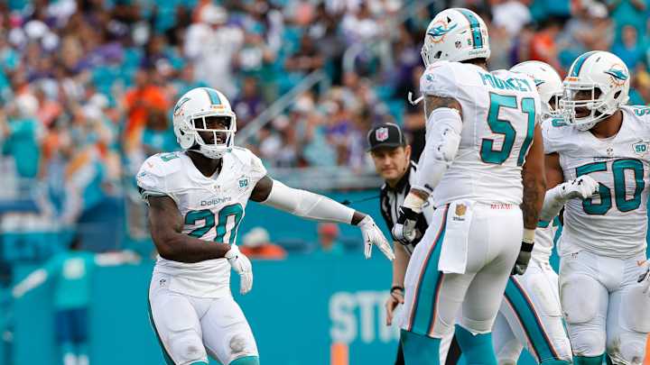 Safety Jones skips Dolphins minicamp in contract dispute