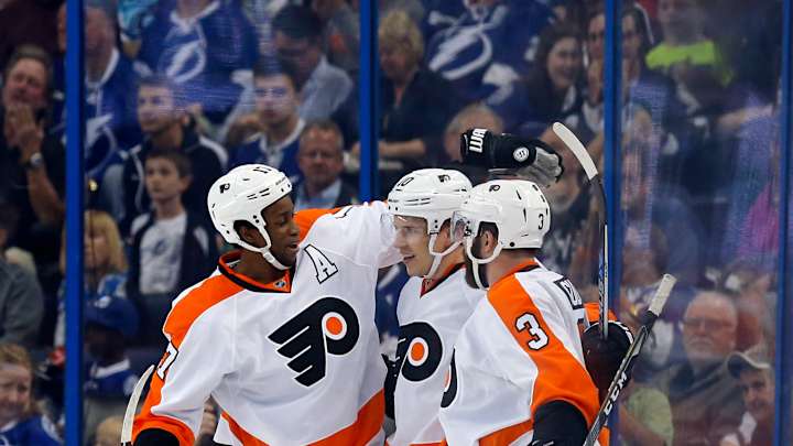 2 power-play goals help Flyers beat Lightning 3-1