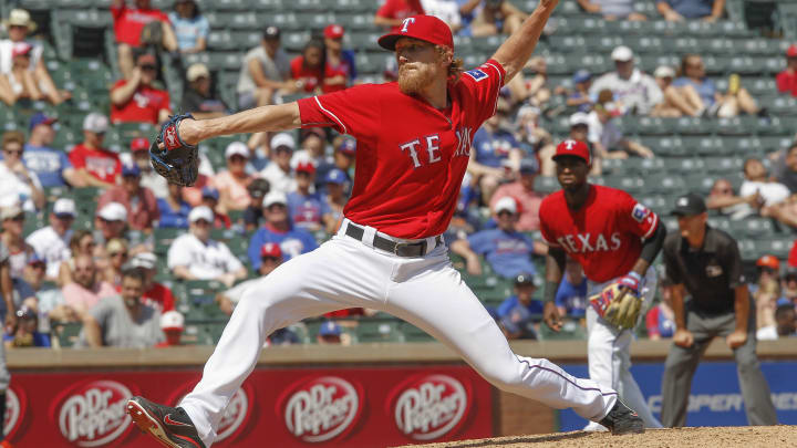 Beer mug injury puts Rangers pitcher Jake Diekman on DL