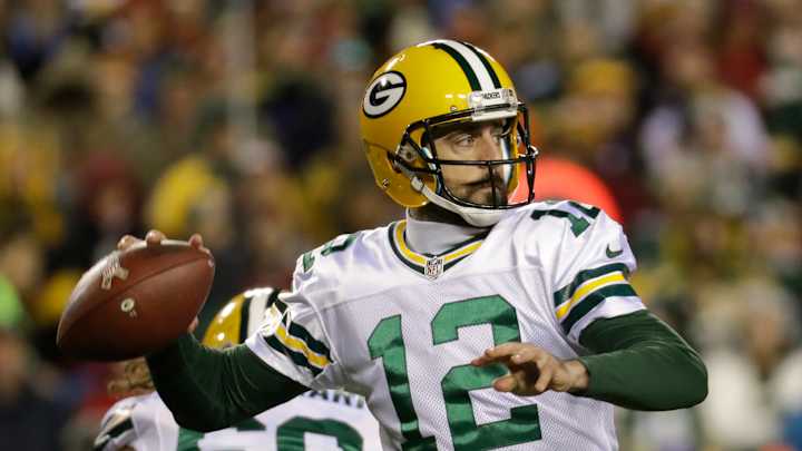 Despite Green Bay's struggles, Rodgers scares Eagles