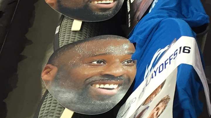 Cheer on the Mavericks by holding up a cutout of Ray Felton’s head