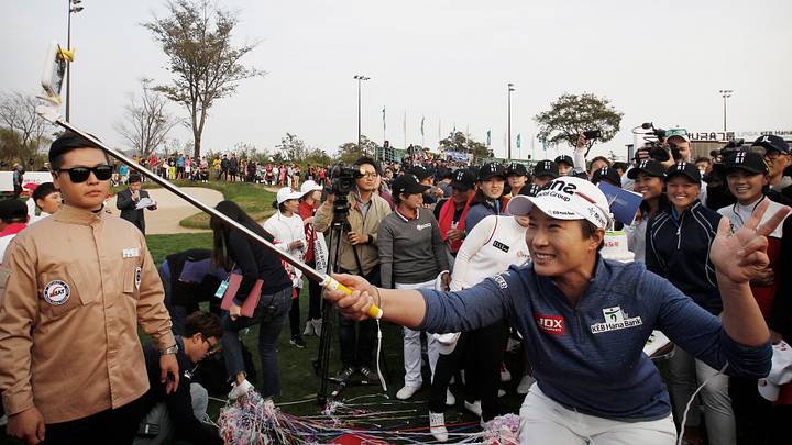 Se Ri Pak ends Hall of Fame career in front of home fans