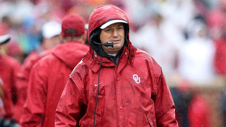 Oklahoma’s Bob Stoops: Joe Mixon would be dismissed if punch happened now