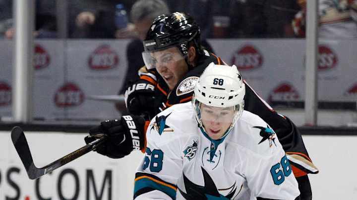 Ducks stop Thornton, Sharks 3-2 for 4th consecutive victory