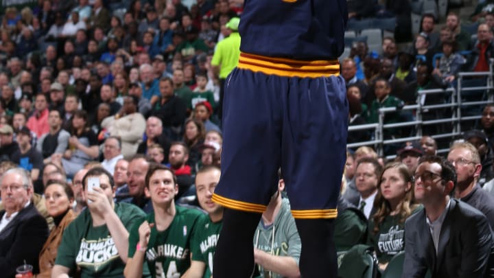 J.R. Smith scores 21, hot-shooting Cavs beat Bucks 109-80 J.R. Smith scores 21, hot-shooting Cavs beat Bucks 109-80