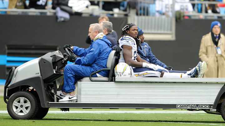 Chargers RB Melvin Gordon carted off with hip injury Chargers RB Melvin Gordon carted off with hip injury