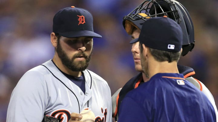 Salvador Perez powers Royals to 10-3 victory over Tigers