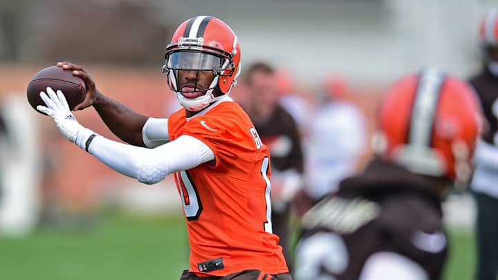 Browns risk passing up elite QB in draft deal with Eagles Browns risk passing up elite QB in draft deal with Eagles