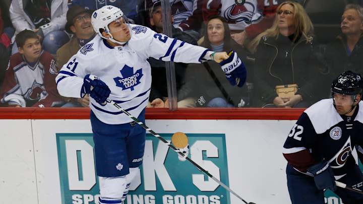 Leafs' James van Riemsdyk out 6-8 weeks with broken foot Leafs' James van Riemsdyk out 6-8 weeks with broken foot