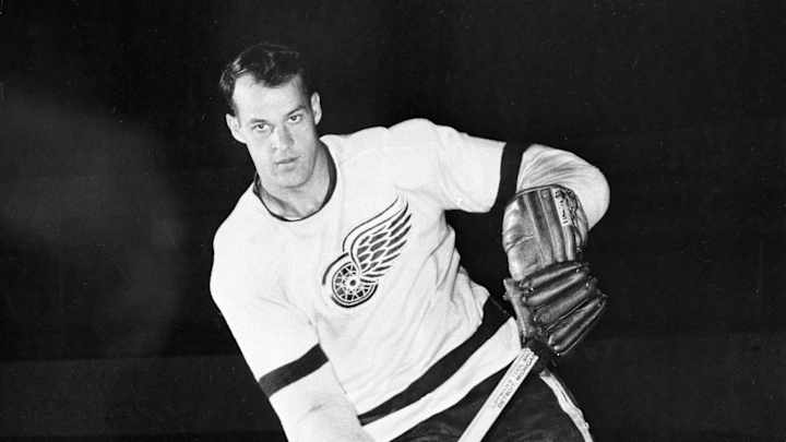 Column: Just this once, 'Mr. Hockey' picked the wrong spot