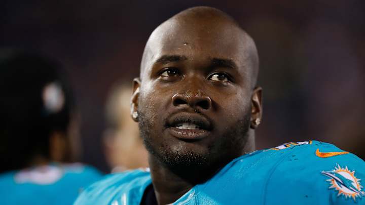 Reports: Laremy Tunsil’s ankle injury caused by slipping in shower