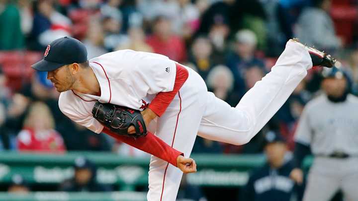 Red Sox ride hot bats to hand Yankees 4th straight loss, 8-0