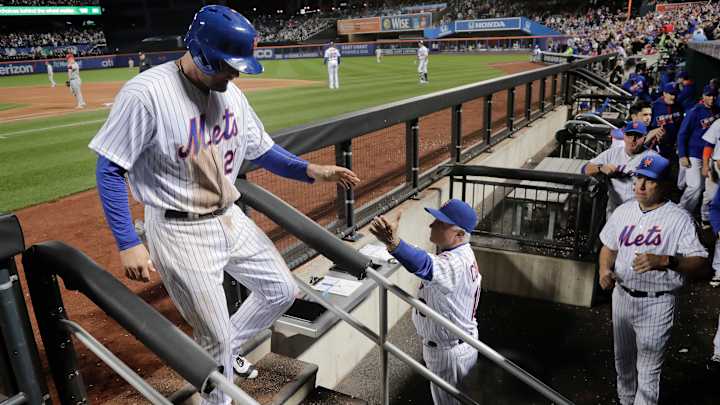 Nunez left off wild card roster; Giants pick 11 pitchers