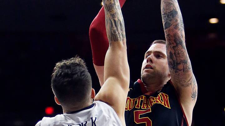 York scores 17, No. 17 Arizona beats No. 23 USC 86-78