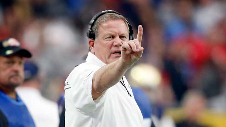 Kelly agrees to 6-year contract to stay at Notre Dame