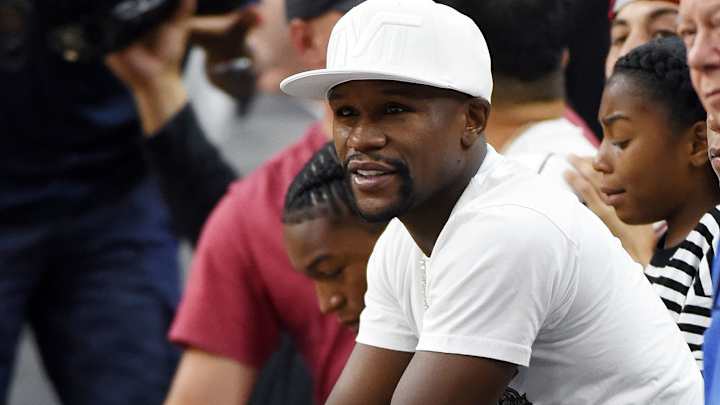 Floyd Mayweather calls McGregor 'Conor McTapout' on Instagram